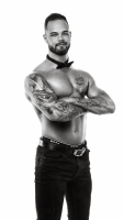 CAMERON-BRISBANE-WAITER-CHARMING