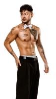 topless-waiter-phil-qld