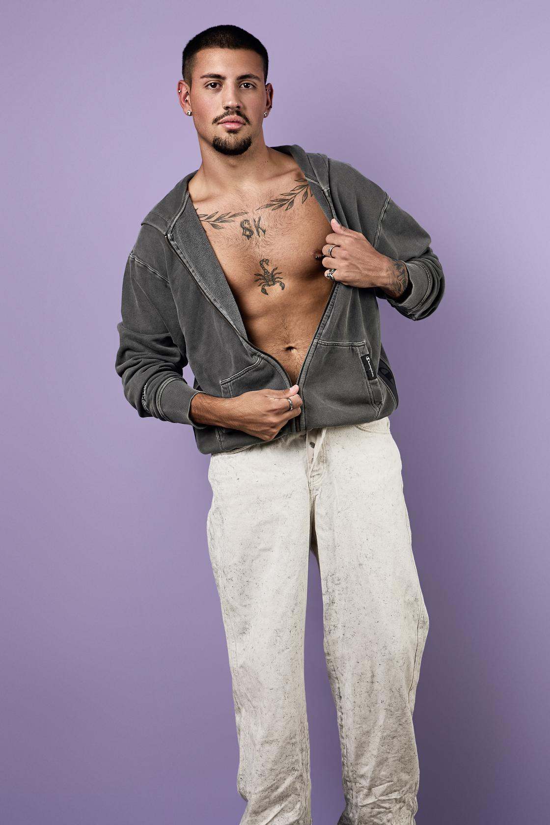 melbourne-topless-waiter-Karim