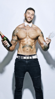 1_magic-men-jonny-topless-waiter-sydney-drinks