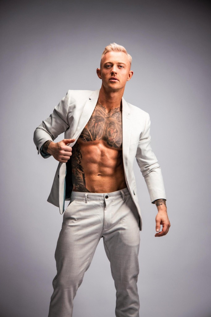 JUSTIN-LEO-SYDNEY-STRIPPER-ABS-1