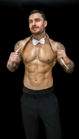 Ben-Magic-Men-Topless-Waiter