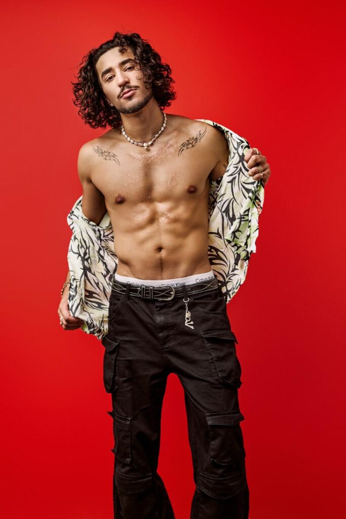 TOPLESS WAITER JEM POLO